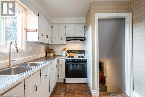 2343 Malcolm Crescent, Burlington, ON - Indoor Photo Showing Kitchen With Double Sink