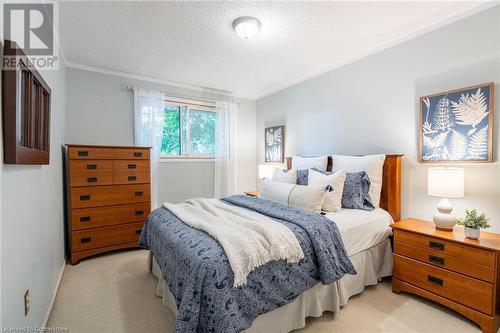 2343 Malcolm Crescent, Burlington, ON - Indoor Photo Showing Bedroom