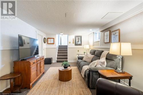 2343 Malcolm Crescent, Burlington, ON - Indoor Photo Showing Living Room