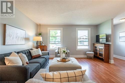 2343 Malcolm Crescent, Burlington, ON - Indoor Photo Showing Living Room