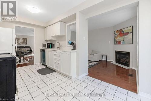 2555 Thomas Street Unit# 112, Mississauga, ON - Indoor Photo Showing Kitchen