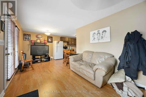 567 Duncan Street, Chatham-Kent, ON - Indoor Photo Showing Living Room