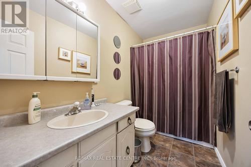 567 Duncan Street, Chatham-Kent, ON - Indoor Photo Showing Bathroom