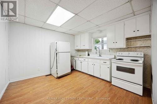 567 Duncan Street, Chatham-Kent, ON - Indoor Photo Showing Kitchen