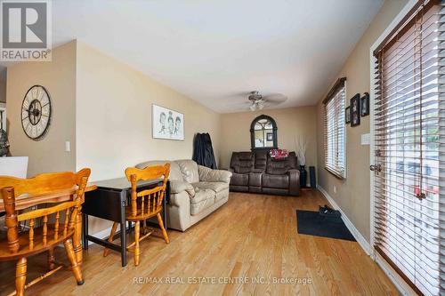 567 Duncan Street, Chatham-Kent, ON - Indoor Photo Showing Living Room