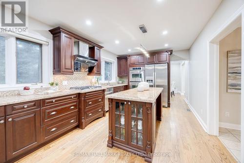 59 Sandringham Drive, Toronto, ON - Indoor Photo Showing Kitchen With Upgraded Kitchen