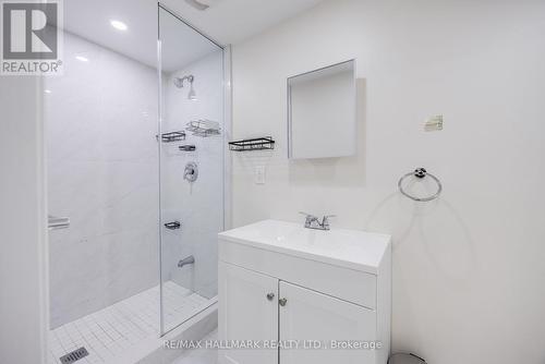 59 Sandringham Drive, Toronto, ON - Indoor Photo Showing Bathroom