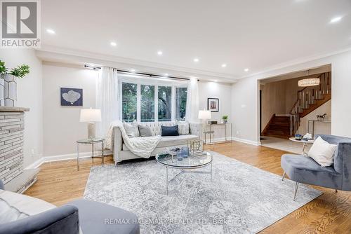 59 Sandringham Drive, Toronto, ON - Indoor Photo Showing Living Room