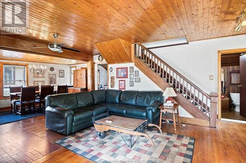 124 Mill Street West, Kingsville, ON - Indoor Photo Showing Living Room