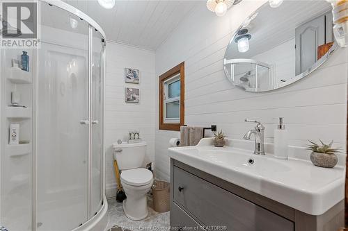 151 Belle River Road, Kingsville, ON - Indoor Photo Showing Bathroom