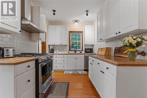 151 Belle River Road, Kingsville, ON - Indoor Photo Showing Kitchen