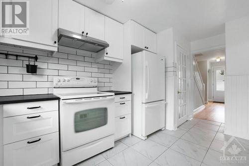 276 Duncairn Avenue, Ottawa, ON - Indoor Photo Showing Kitchen