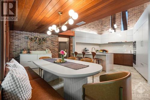 20 Qualicum Street, Ottawa, ON - Indoor Photo Showing Dining Room