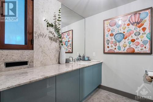 20 Qualicum Street, Ottawa, ON - Indoor Photo Showing Bathroom