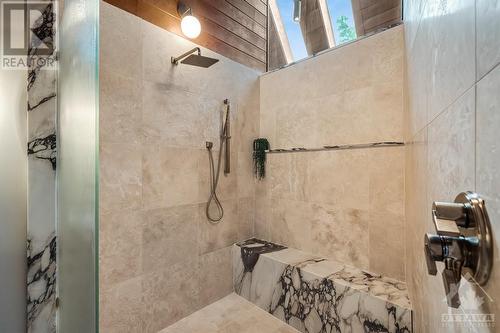 20 Qualicum Street, Ottawa, ON - Indoor Photo Showing Bathroom