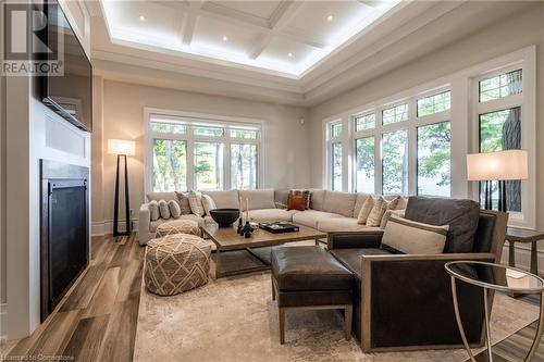 2735 Vimy Road, Port Colborne, ON - Indoor Photo Showing Living Room