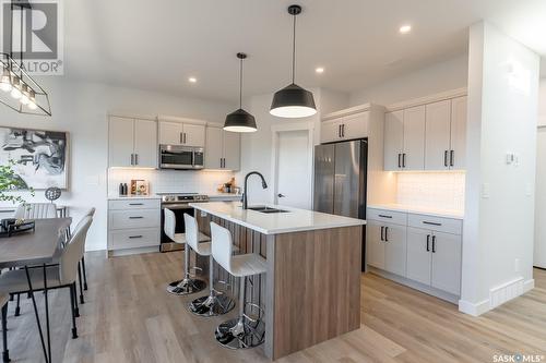 514 Doran Crescent, Saskatoon, SK - Indoor Photo Showing Kitchen With Double Sink With Upgraded Kitchen