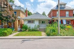 46 ROSSLYN Avenue N  Hamilton, ON L8L 7P2