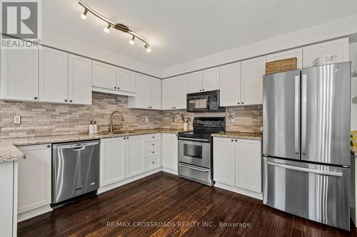 2318 Proudfoot Trail W, Oakville, ON - Indoor Photo Showing Kitchen With Stainless Steel Kitchen