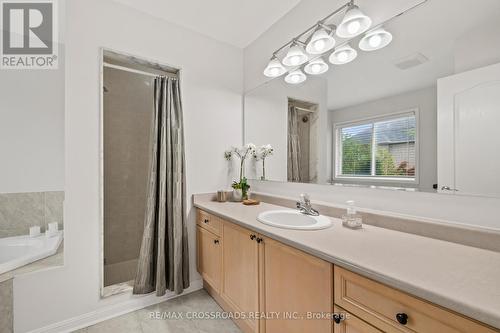 2318 Proudfoot Trail W, Oakville, ON - Indoor Photo Showing Bathroom