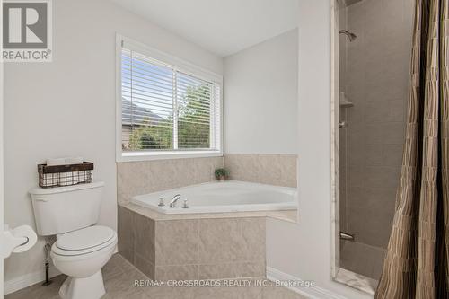 2318 Proudfoot Trail W, Oakville, ON - Indoor Photo Showing Bathroom