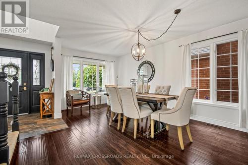 2318 Proudfoot Trail W, Oakville, ON - Indoor Photo Showing Dining Room