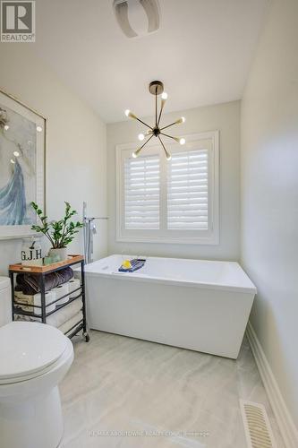 36 - 300 Ravineview Way, Oakville, ON - Indoor Photo Showing Bathroom