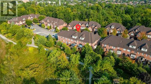 36 - 300 Ravineview Way, Oakville, ON - Outdoor With View