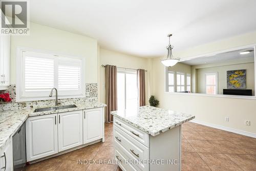 32 Charger Lane, Brampton, ON - Indoor Photo Showing Kitchen