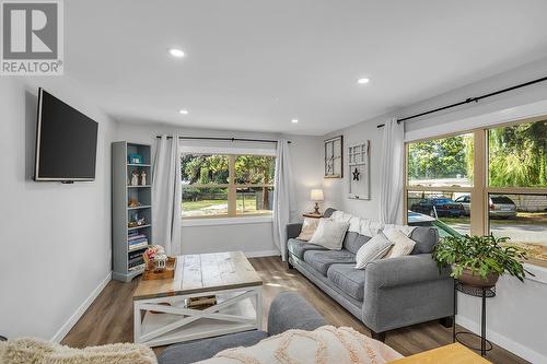 2065 Boucherie Road Unit# 41, West Kelowna, BC - Indoor Photo Showing Living Room