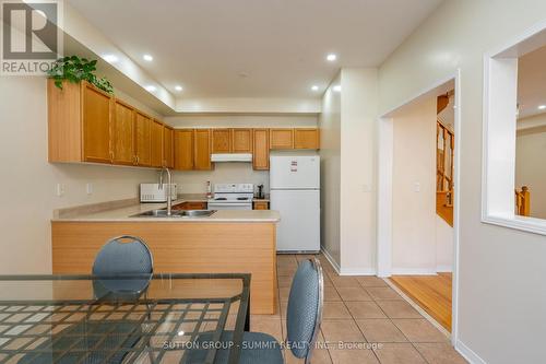 64 Knightswood Crescent, Brampton, ON - Indoor Photo Showing Kitchen