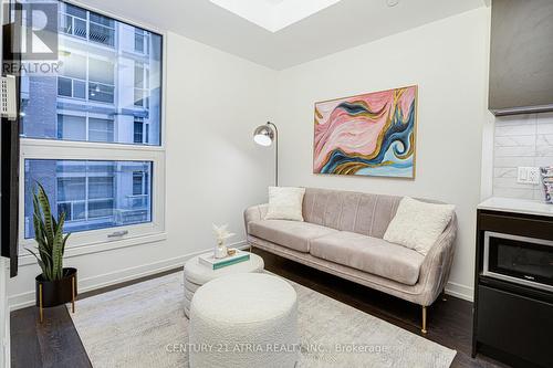 322 - 55 Mercer Street, Toronto, ON - Indoor Photo Showing Living Room With Fireplace