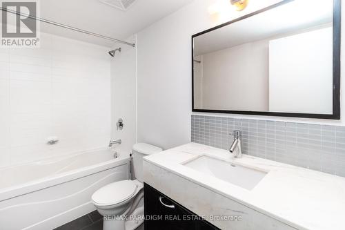 416 - 21 Nelson Street, Toronto, ON - Indoor Photo Showing Bathroom