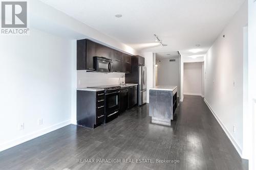 416 - 21 Nelson Street, Toronto, ON - Indoor Photo Showing Kitchen