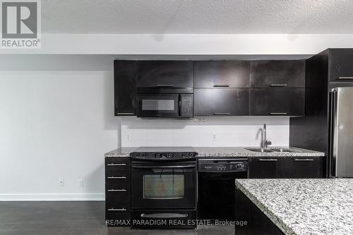 416 - 21 Nelson Street, Toronto, ON - Indoor Photo Showing Kitchen