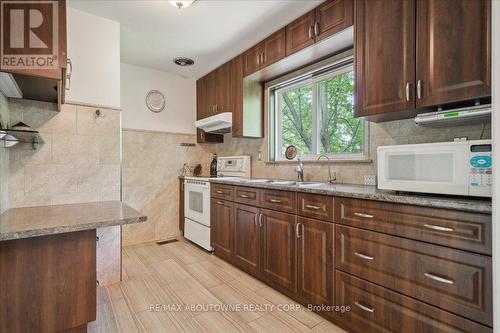 59 Dromore Crescent, Toronto, ON - Indoor Photo Showing Kitchen