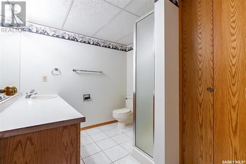 443 Whiteswan Drive, Saskatoon, SK - Indoor Photo Showing Bathroom