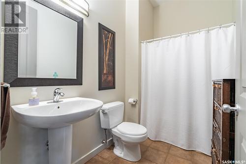 206 211 D Avenue N, Saskatoon, SK - Indoor Photo Showing Bathroom