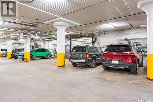 206 211 D Avenue N, Saskatoon, SK - Indoor Photo Showing Garage