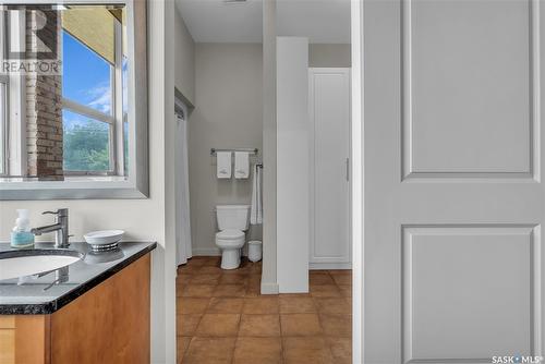 206 211 D Avenue N, Saskatoon, SK - Indoor Photo Showing Bathroom