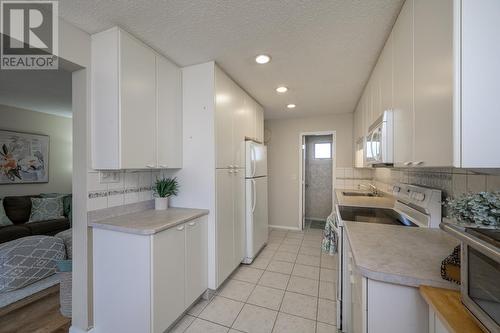 185 111 Tabor Boulevard, Prince George, BC - Indoor Photo Showing Kitchen