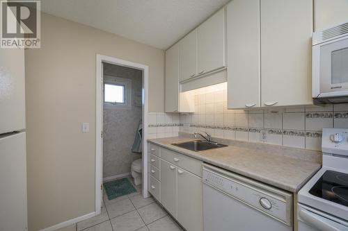 185 111 Tabor Boulevard, Prince George, BC - Indoor Photo Showing Kitchen