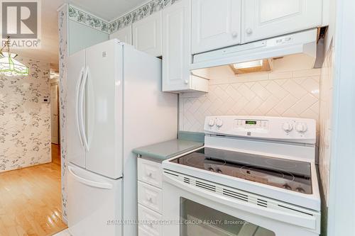 92 Linden Lane, Innisfil, ON - Indoor Photo Showing Kitchen