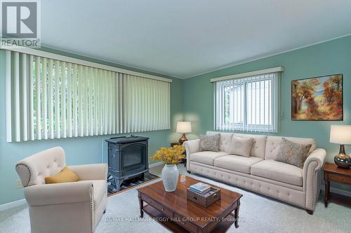 92 Linden Lane, Innisfil, ON - Indoor Photo Showing Living Room