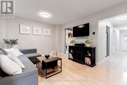 31 - 386 Highland Road W, Hamilton, ON - Indoor Photo Showing Living Room