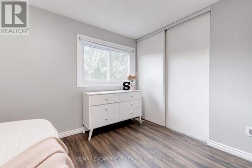 31 - 386 Highland Road W, Hamilton, ON - Indoor Photo Showing Bedroom