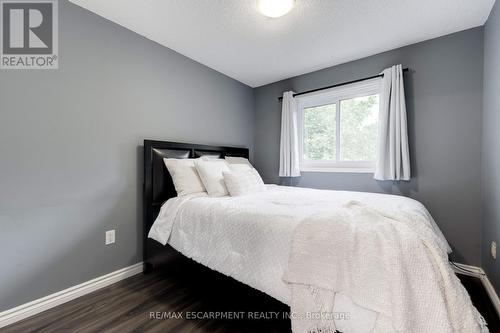 31 - 386 Highland Road W, Hamilton, ON - Indoor Photo Showing Bedroom