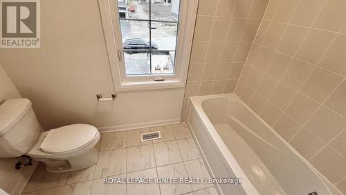 112 Windermere Boulevard, Loyalist, ON - Indoor Photo Showing Bathroom