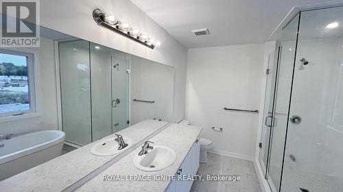 112 Windermere Boulevard, Loyalist, ON - Indoor Photo Showing Bathroom