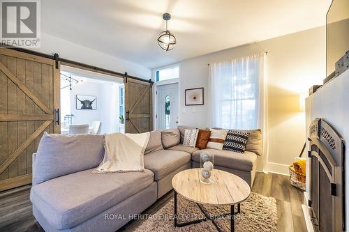 18 Bramley Street S, Port Hope, ON - Indoor Photo Showing Living Room